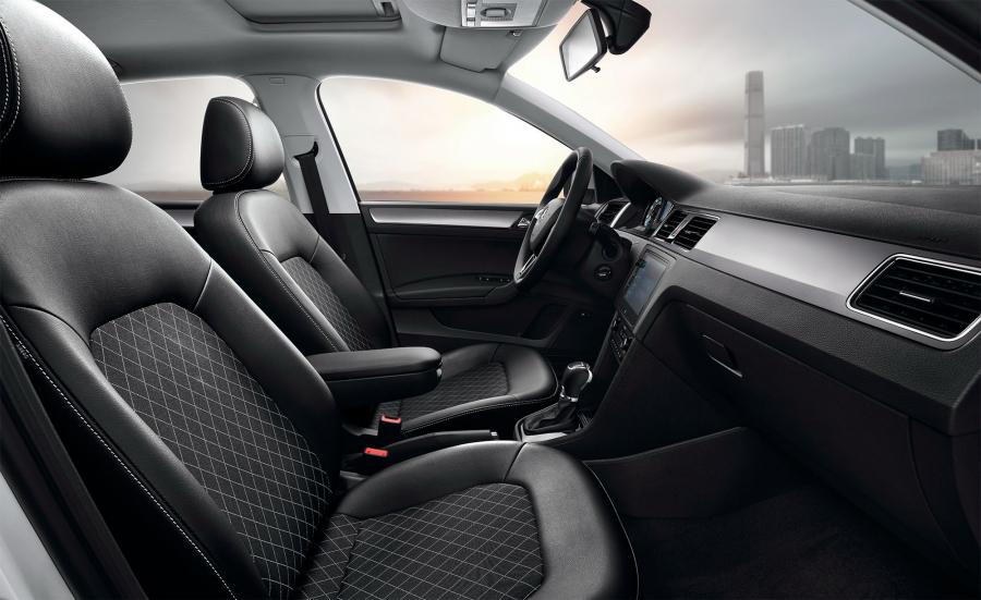 Интерьер Skoda Rapid 2017 года  (CN) (фото 8 из 8)